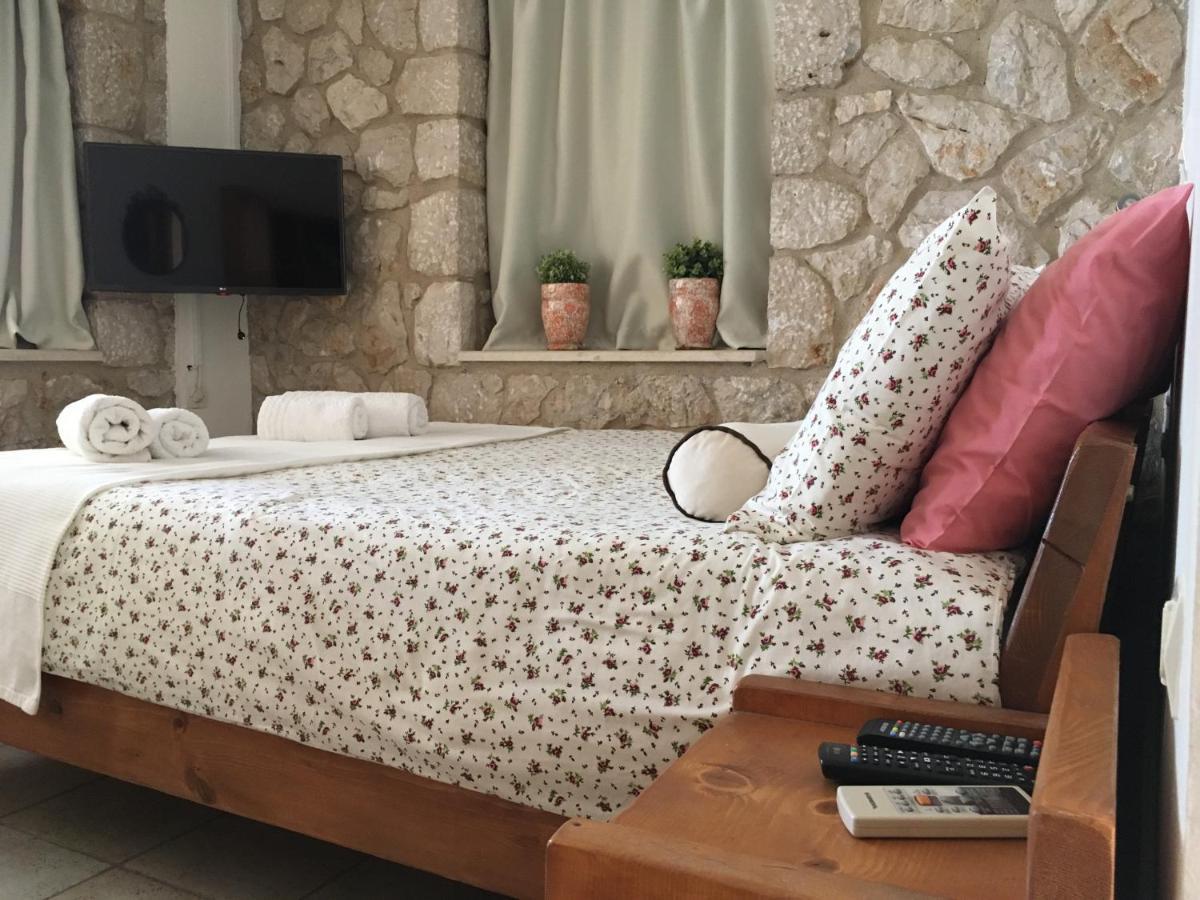 Villa Christianna Studios Áyios Nikítas Buitenkant foto